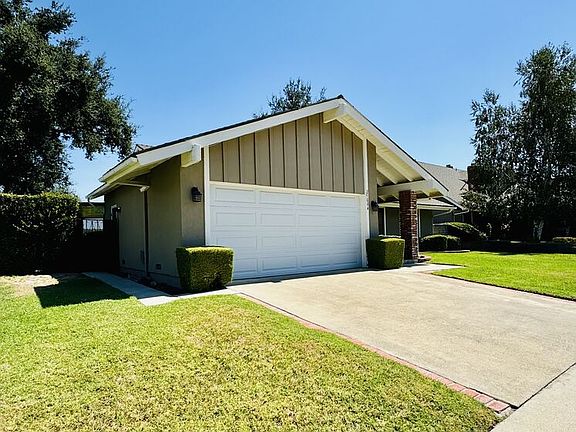 3rd image of 25004 Avenida Balita