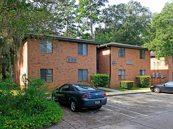 5th image of 214 Columbia Dr #A3