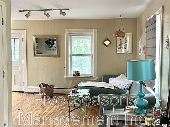 5th image of 119-9 N Winooski Ave