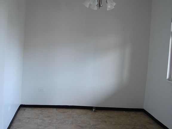 5th image of 4119 W Montrose Ave #2