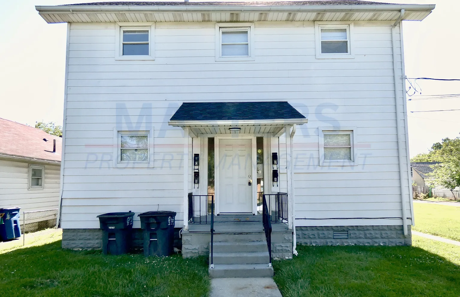 420 Barker St — Photo 1