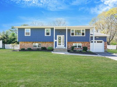 32 Country Greens Drive, Bellport, NY, 11713