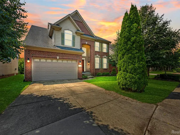 3809 Yorba Linda Blvd, Royal Oak, MI 48073