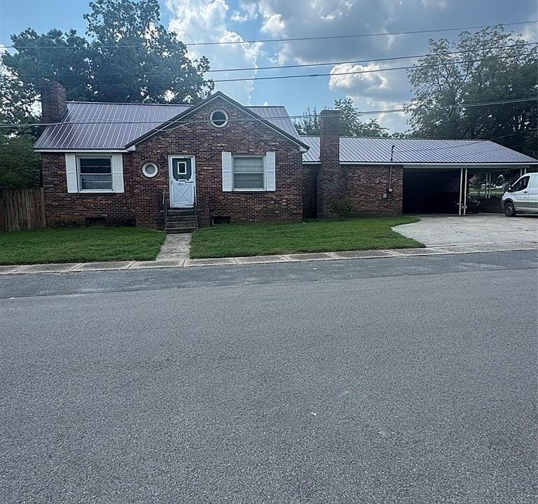 1st image of 211 W Fannetta St