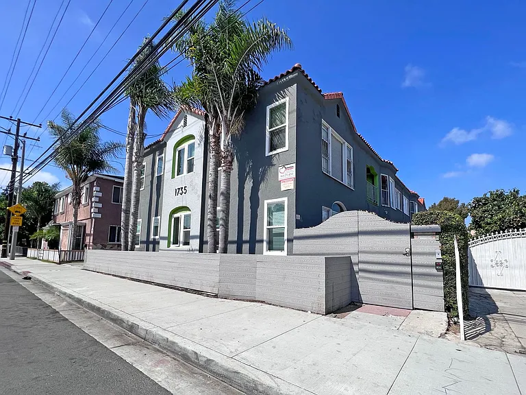 1735 E 10th St — Photo 9