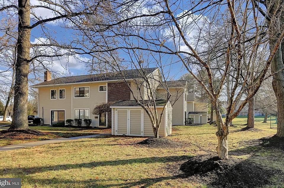 1st image of 1052 Brinker Dr