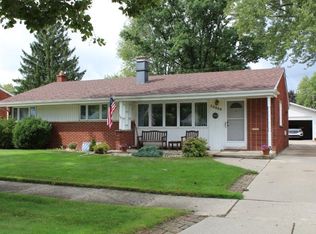 32459 Knollwood Dr, Warren, MI 48092