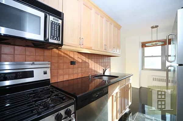 Rented by R New York | media 4