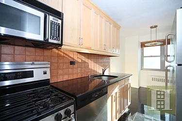 Rented by R New York