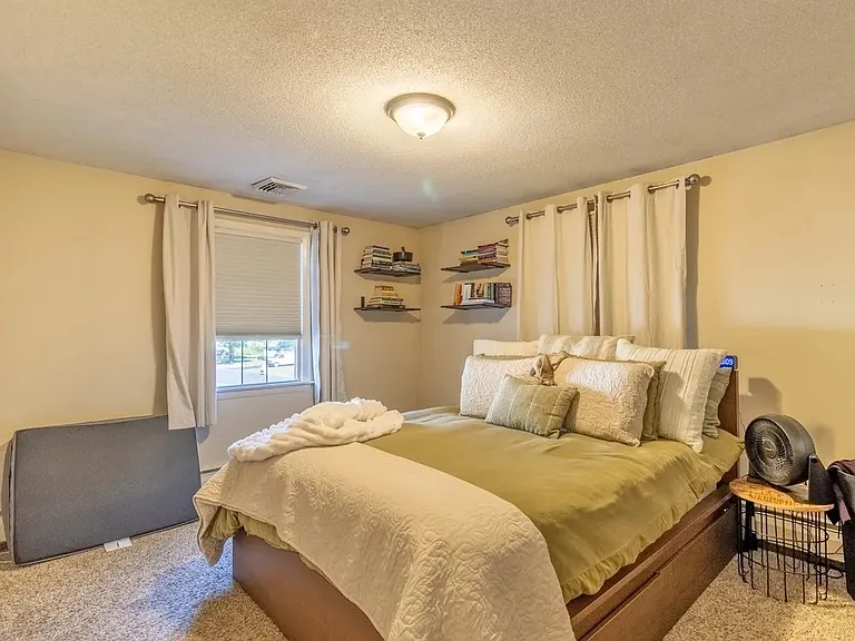 6 Russell Ave #2 — Photo 6