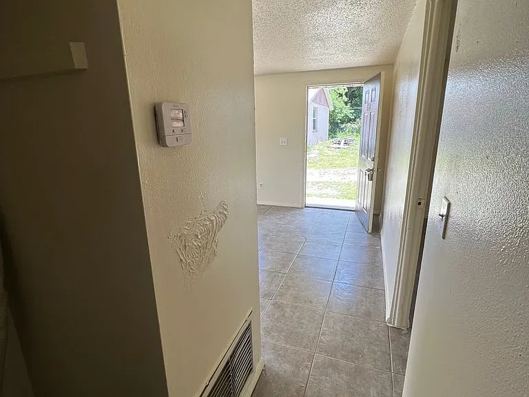 1014 57th Avenue Dr E — Photo 8