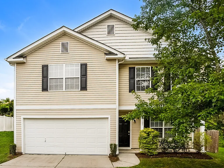 8525 Emerald Fern Way — Photo 1