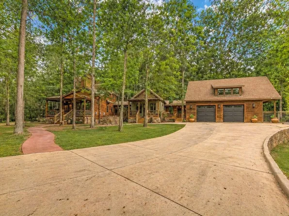 1881 NE Clayton St, Dayton, TX 77535
