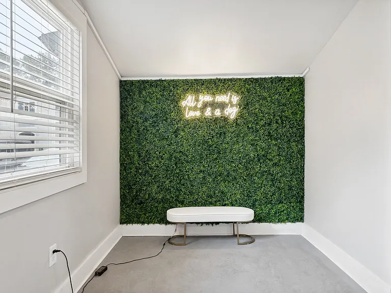 Linkhorn Bay Apartments — Photo 18