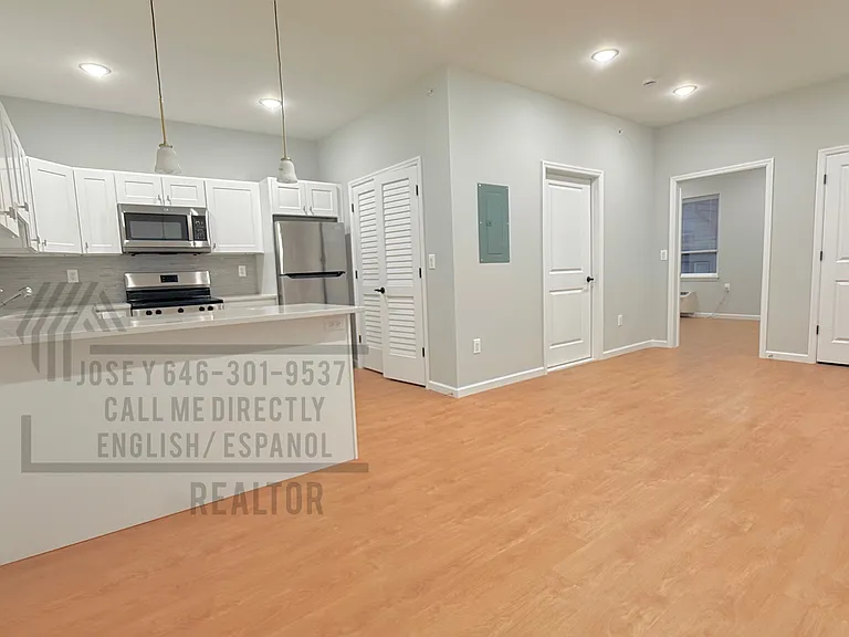 67-69 12th Ave #100 — Photo 2