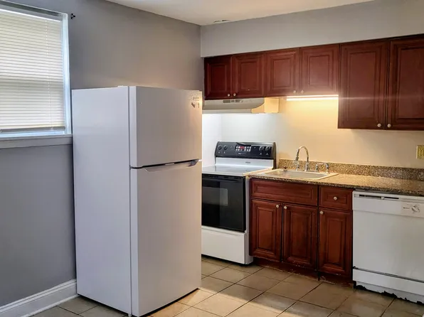 373 Old Indian Trl #3, Aurora, IL 60506