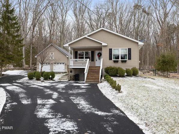 32 Meadows Dr, Hawley, PA 18428