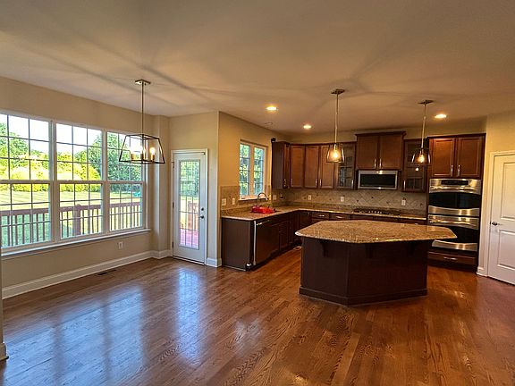4th image of 6624 Stonecroft Dr