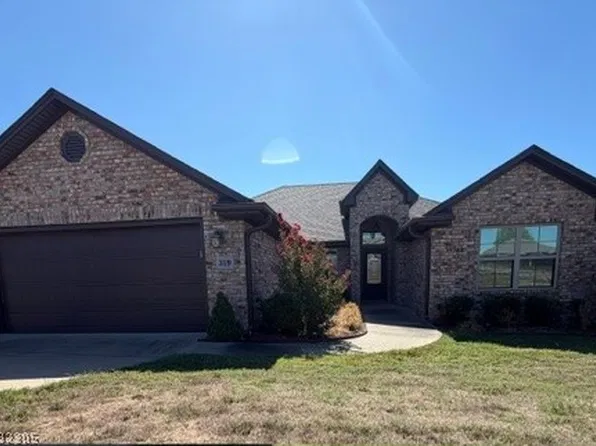 319 Copsey Dr, Van Buren, AR 72956