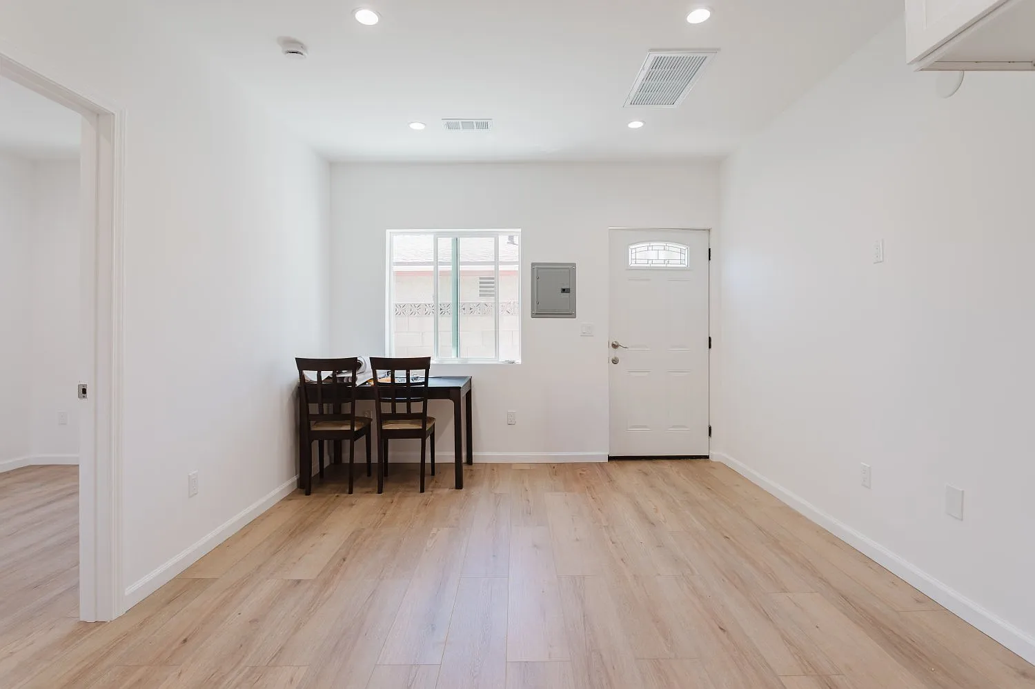 1 bed, 350 sqft, $2,000 — Photo 3