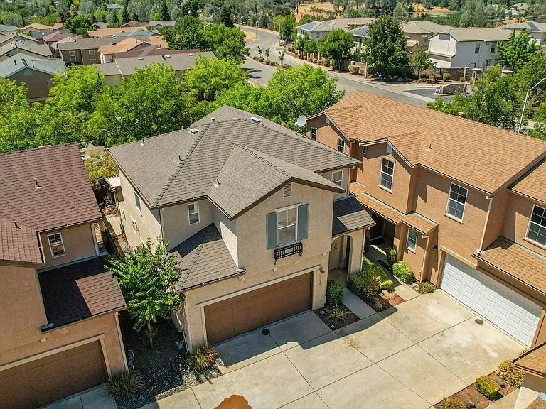 2035 Vienna Way — Photo 23