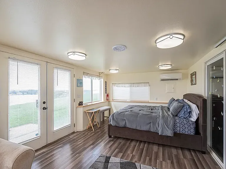 634 N Crestview Dr — Photo 17