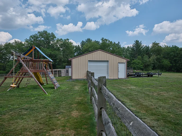 815 Clawson Ave — Photo 40