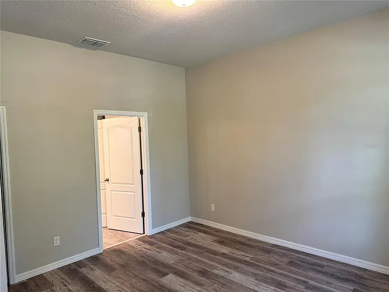 5912 Village Center Dr — Photo 11