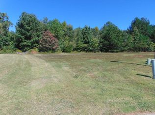 19 Riverview Dr, Sheffield, AL 35660