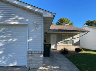 121 Autumn Pine Dr #121, Fairview Heights, IL 62208
