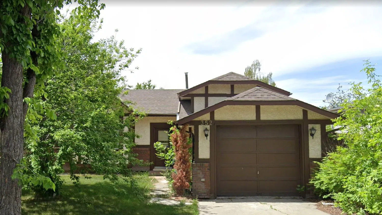 352 Whitefield Drive NE — Photo 1