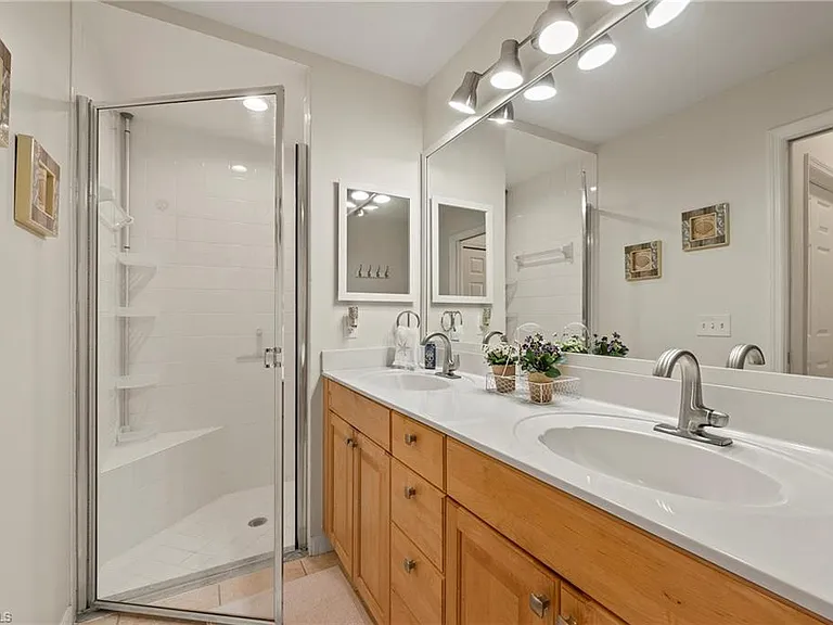 465 Robin Hood Cir #101 — Photo 17