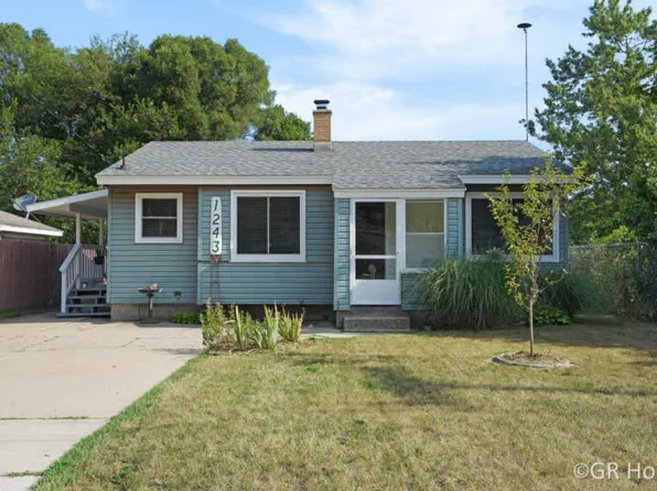 1243 Ecklund St NE, Grand Rapids, MI 49505