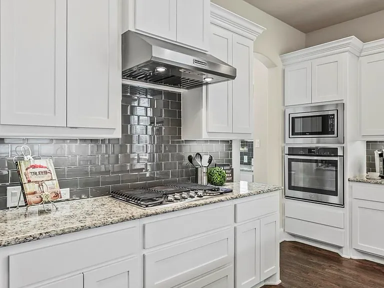 5665 Lightfoot Ln — Photo 3
