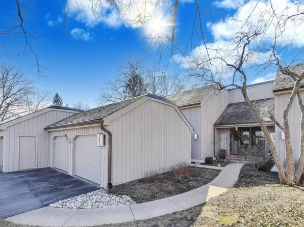 83C Thornhill Ln #C, Barrington, IL 60010