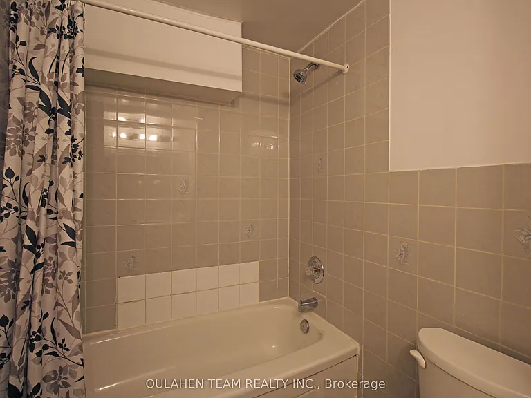 38 Finch Ave W — Photo 22