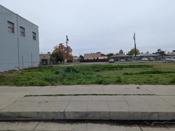 720 L St, Sanger, CA 93657