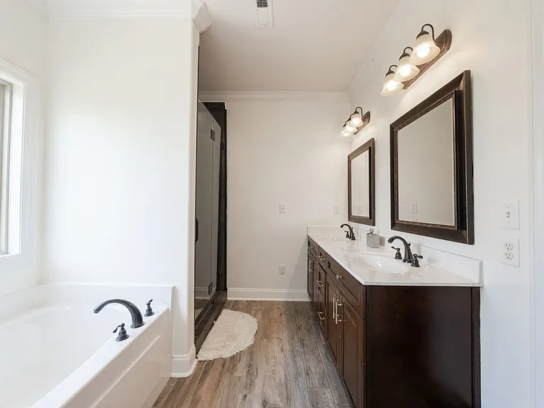 5005 Rainier Dr — Photo 9