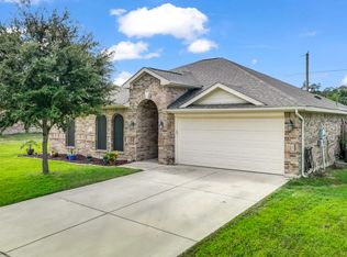 633 Tracy Dr, Azle, TX 76020