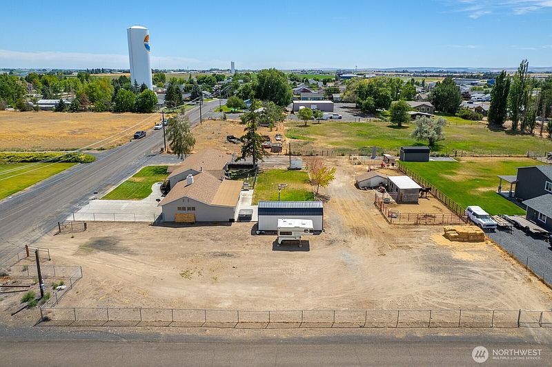 2nd image of 2096 Hamilton Road NE