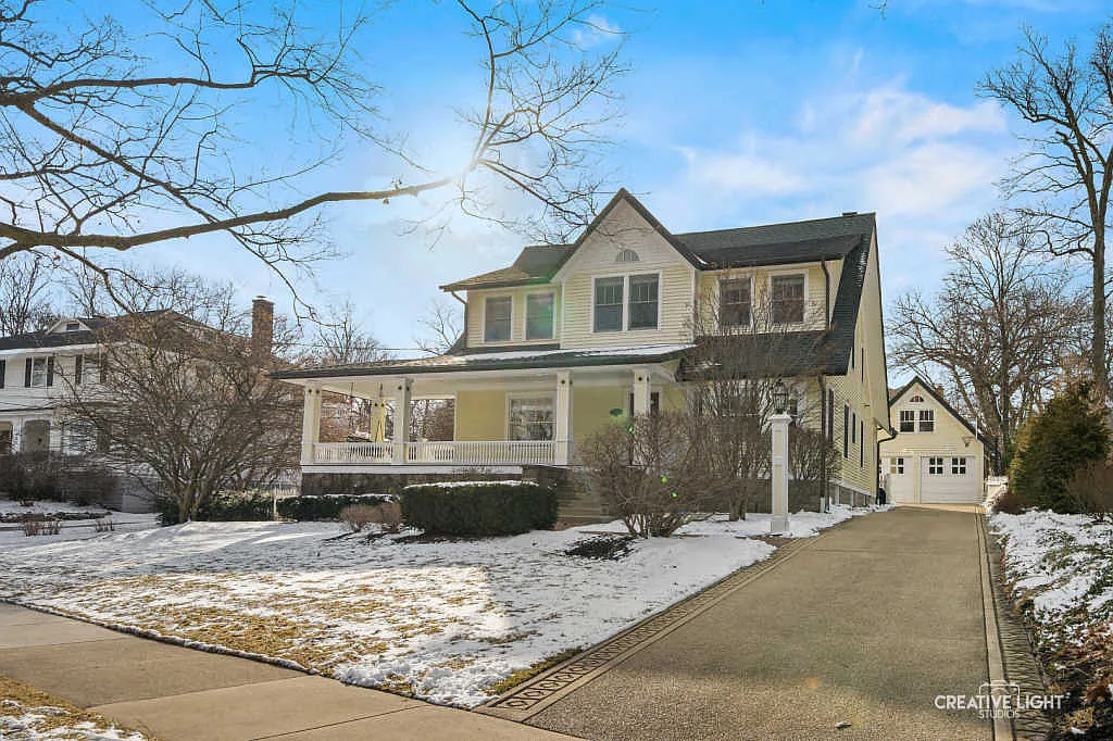 602 N Park Blvd photo 1