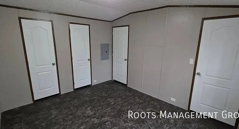 25 Riviera Courts Dr #25 — Photo 7