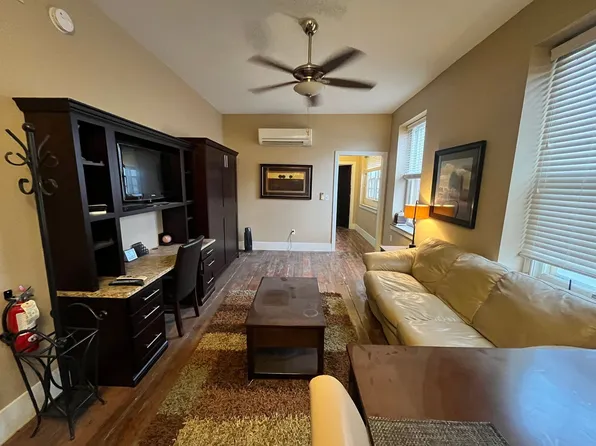 JMK Holdings- Gilbert Street, 529 S Gilbert St APT 3B, Iowa City, IA 52240