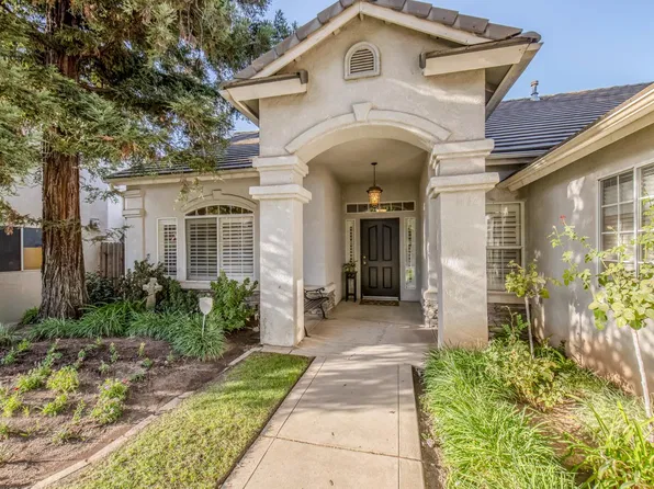 2310 E Desert Island Dr, Fresno, CA 93730