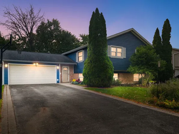 307 W Tanglewood Dr, Arlington Heights, IL 60004