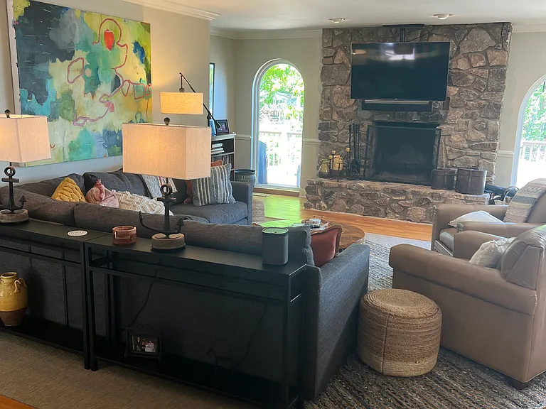 8010 Lakeview Dr — Photo 4