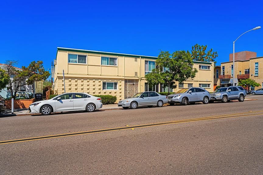 1st image of 2144 30th St APT 3