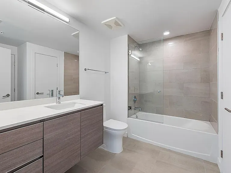 734 SW 2nd St #2 — Photo 6
