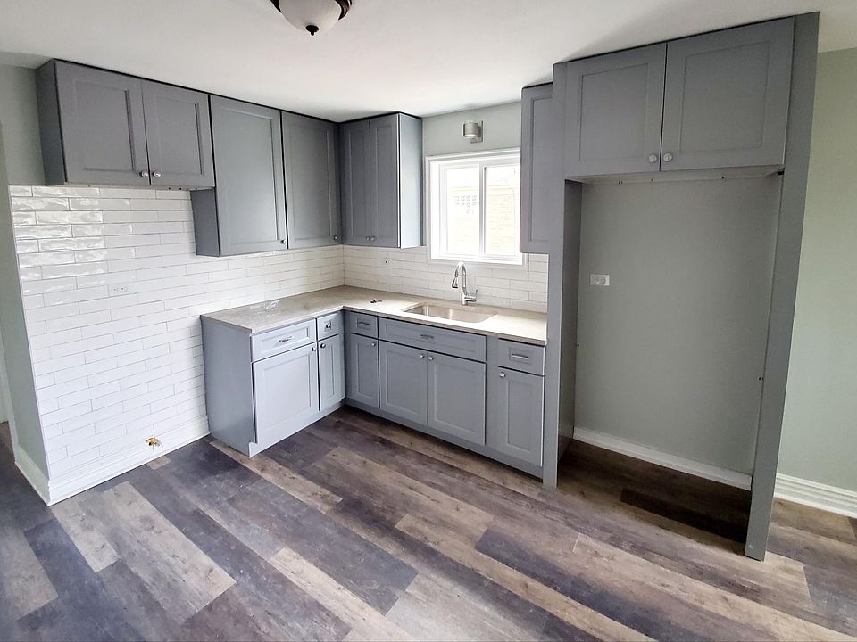 1st image of 14926 S Cleveland Ave #2