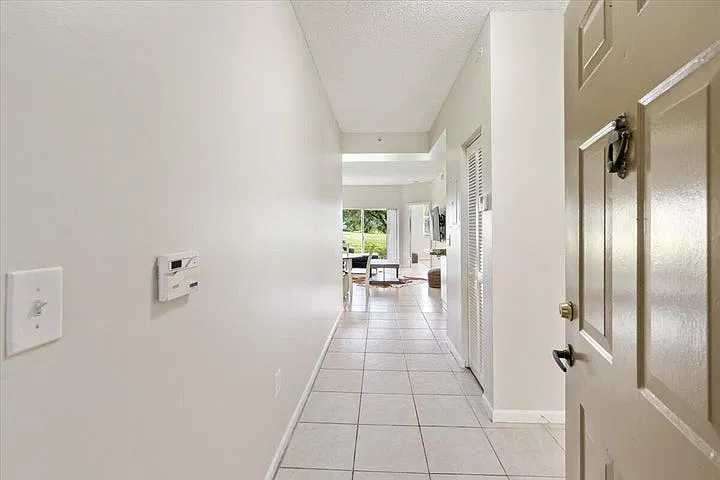 2060 Greenview Shores Blvd — Photo 4